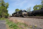 NS 4750 leads train 28X down the siding at Cove PA